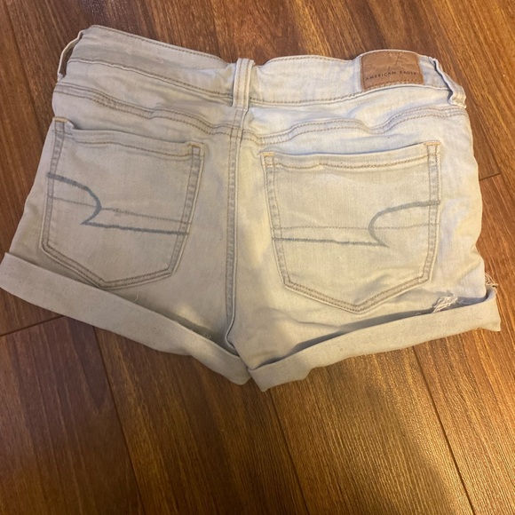 Light Wash High Waisted American Eagle Shorts - Picture 3 of 3